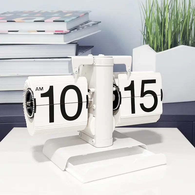 European Style Automatic Flip Clock – Retro Page-Flipping Timepiece for Home & Office