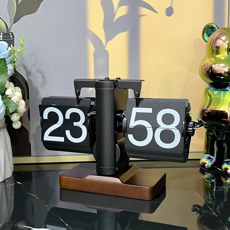 European Style Automatic Flip Clock – Retro Page-Flipping Timepiece for Home & Office