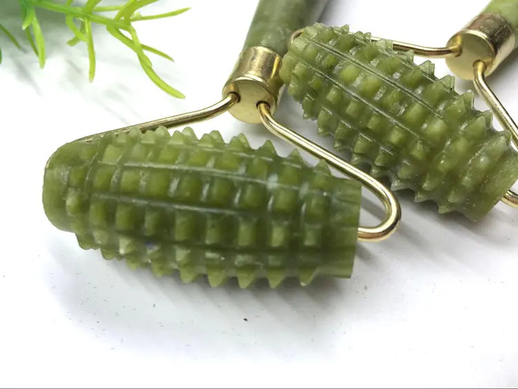 Jade Roller Facial Massage Tool – Reduce Puffiness & Promote Circulation