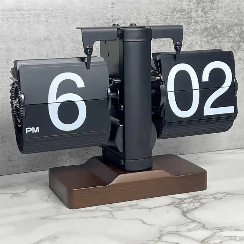 European Style Automatic Flip Clock – Retro Page-Flipping Timepiece for Home & Office