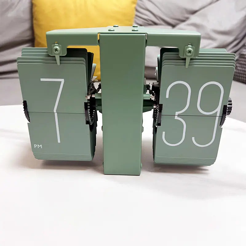 European Style Automatic Flip Clock – Retro Page-Flipping Timepiece for Home & Office