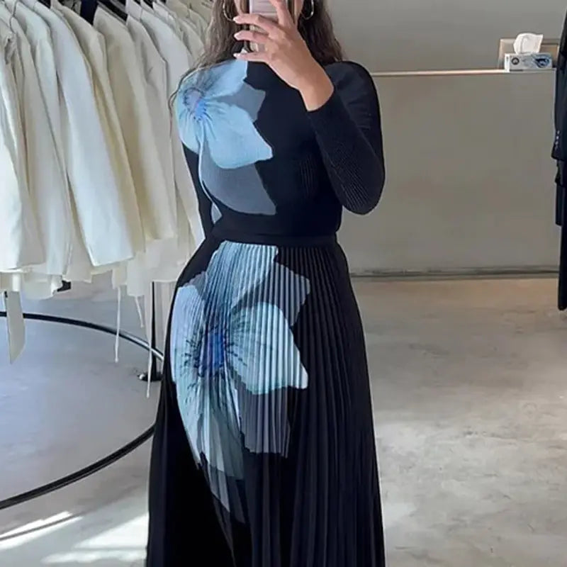 Women’s Elegant Pleated Dress with Fitted Waist – Lightweight & Sophisticated