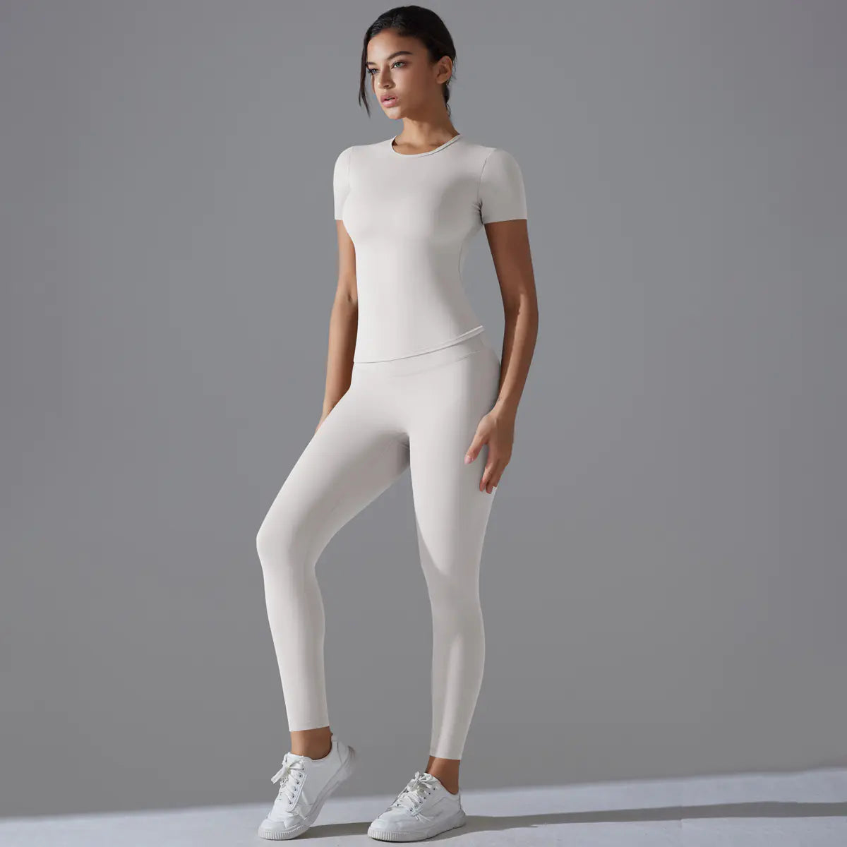 Women’s Quick-Dry Yoga Sports Set – Short-Sleeve Top & Trousers for Fitness