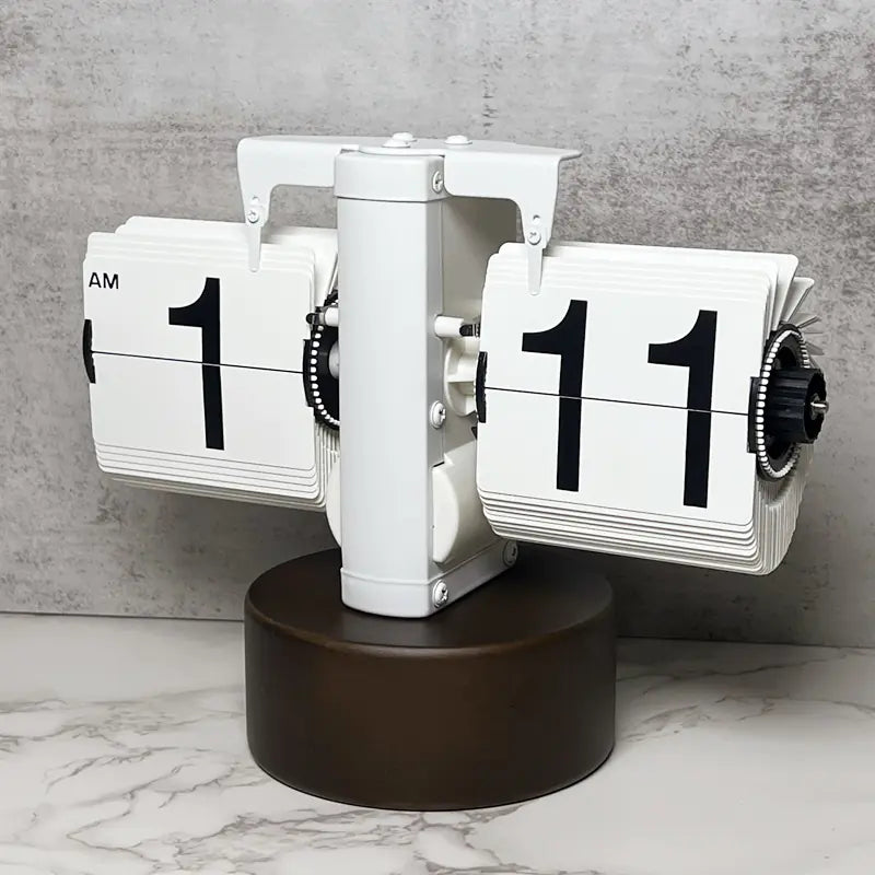 European Style Automatic Flip Clock – Retro Page-Flipping Timepiece for Home & Office