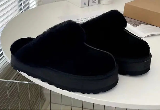 Women’s Winter Plush Flat Slippers | Warm & Soft Indoor Comfort