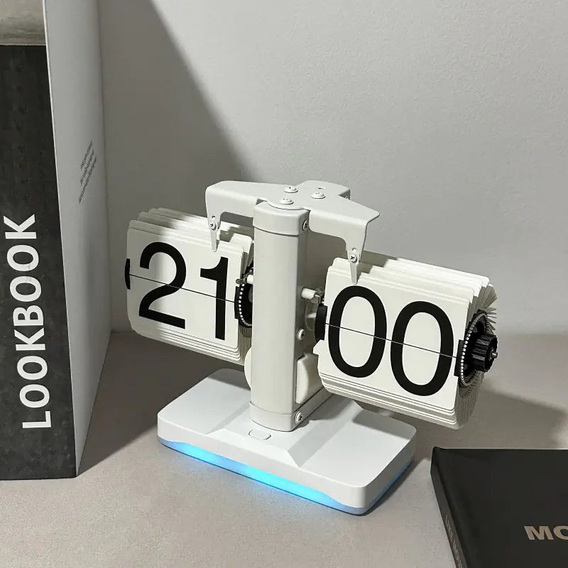European Style Automatic Flip Clock – Retro Page-Flipping Timepiece for Home & Office