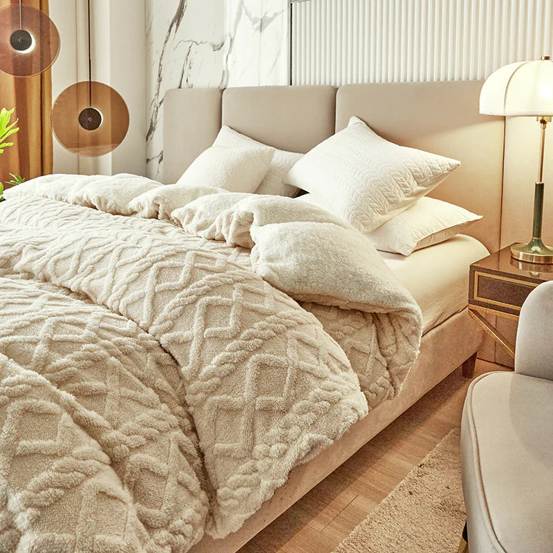 Double-layer Lambswool Thickened Blanket – Warm & Taffeta Comfort