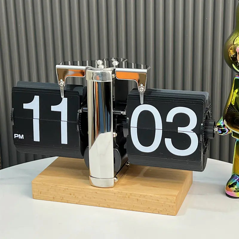 European Style Automatic Flip Clock – Retro Page-Flipping Timepiece for Home & Office